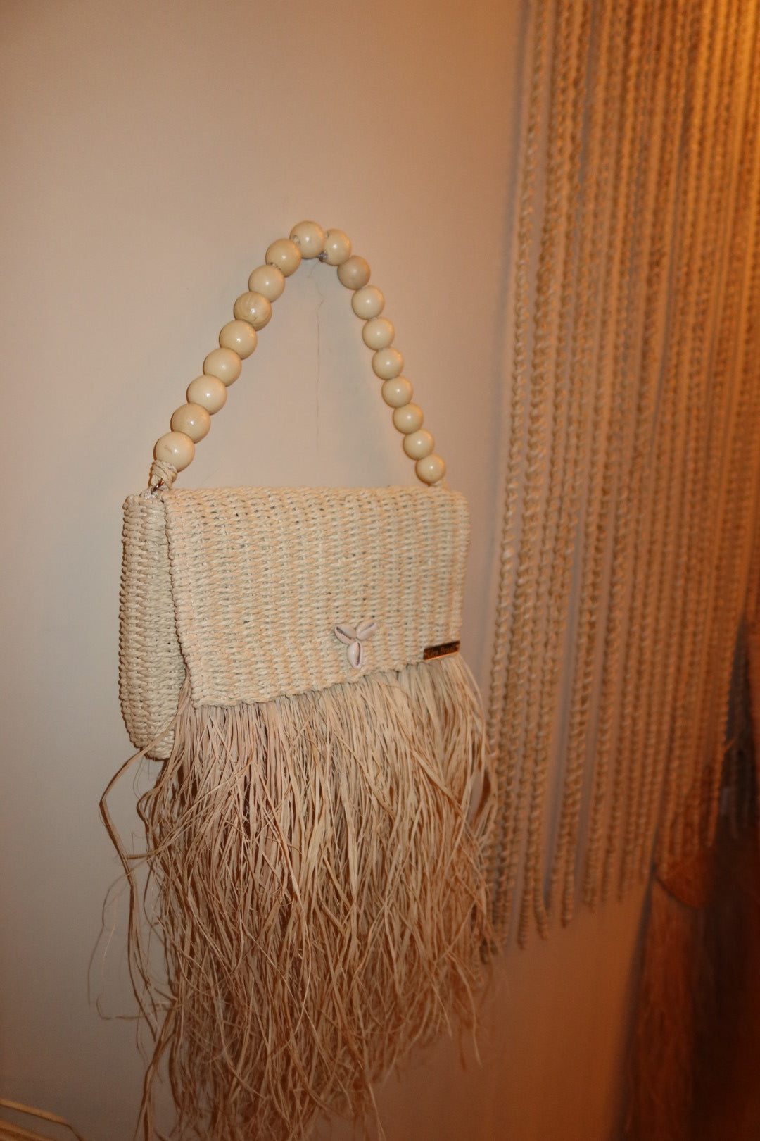 Bolsa de palha Astral - Alça em Madeira