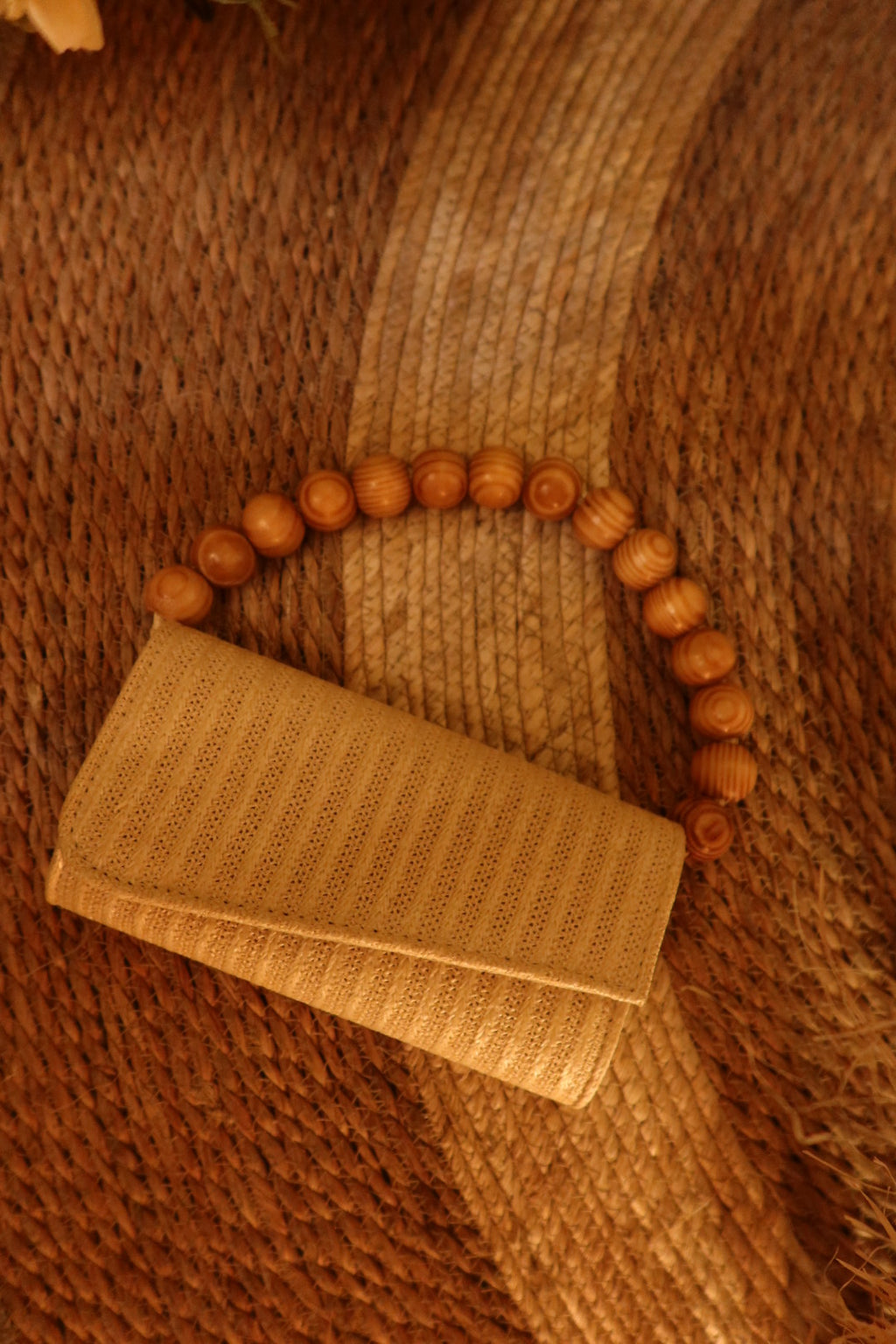 Bolsa TAMY - Alça em Madeira