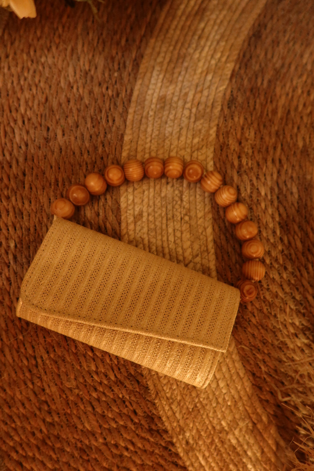 Bolsa TAMY - Alça em Madeira