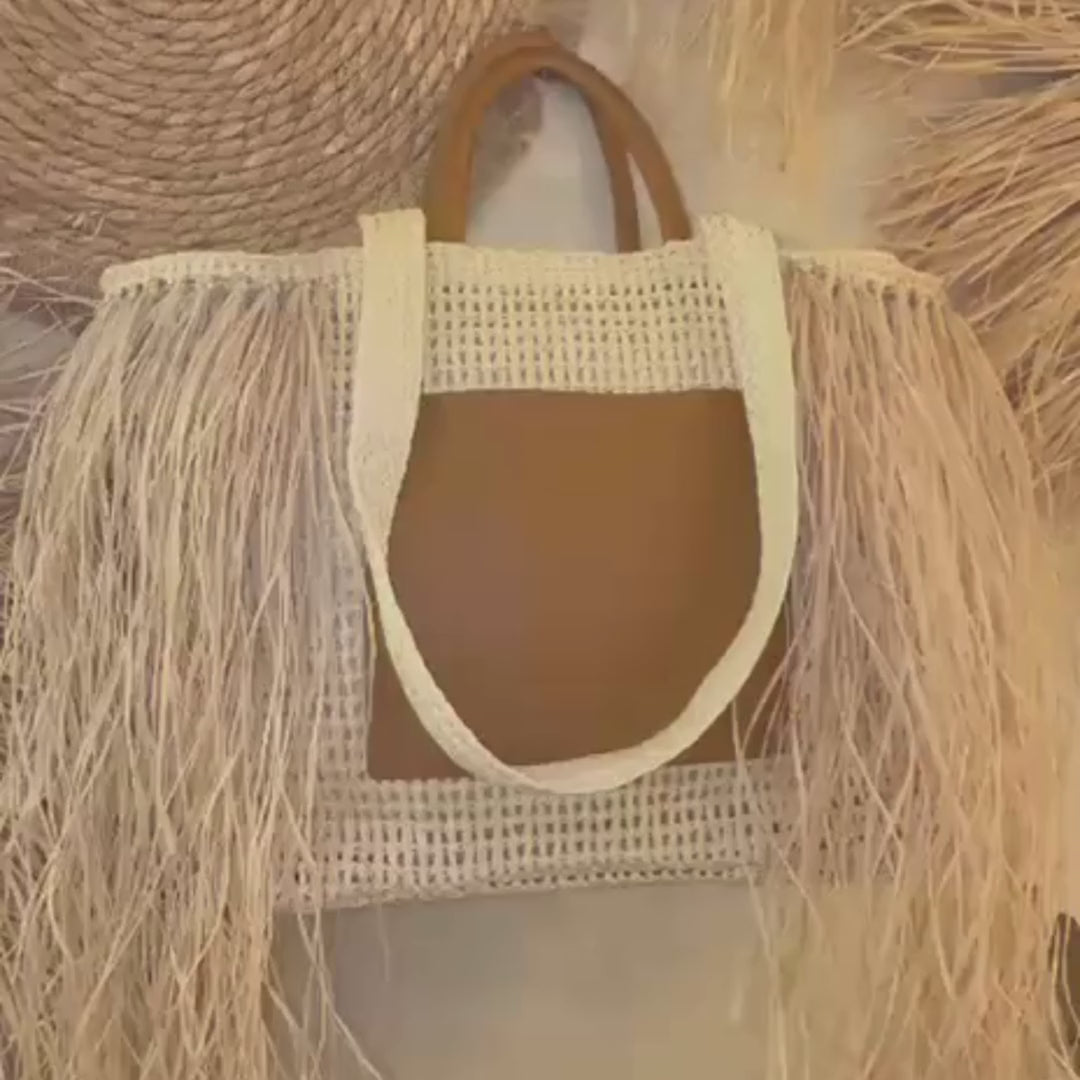 Bolsa de Palha MPB com detalhe em Couro